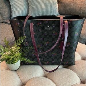 Coach Mollie Tote Signature Canvas With Country Floral Print